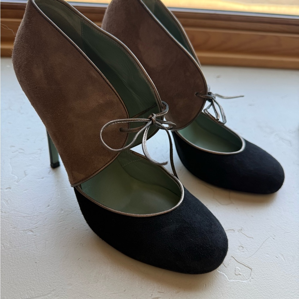 Elegant Black and Brown Women's Heels